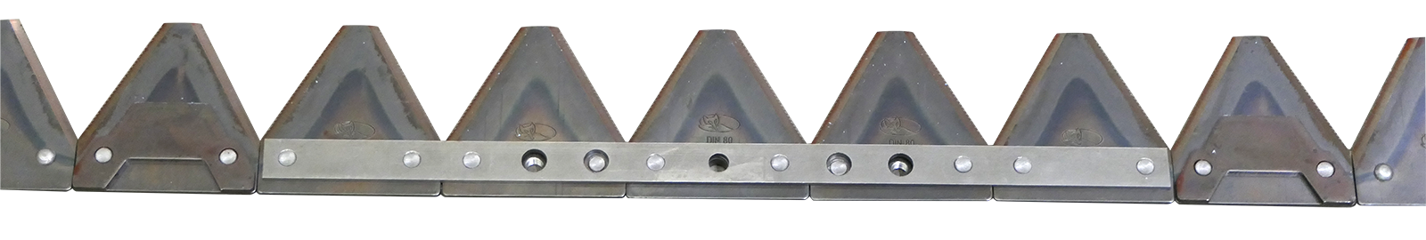 Mähmesser 250cm, 33 Klingen, 6 Reinigungsplatten, 2 Gewindebohrungen M8 LA=152mm, anstelle Bucher H150.191.940